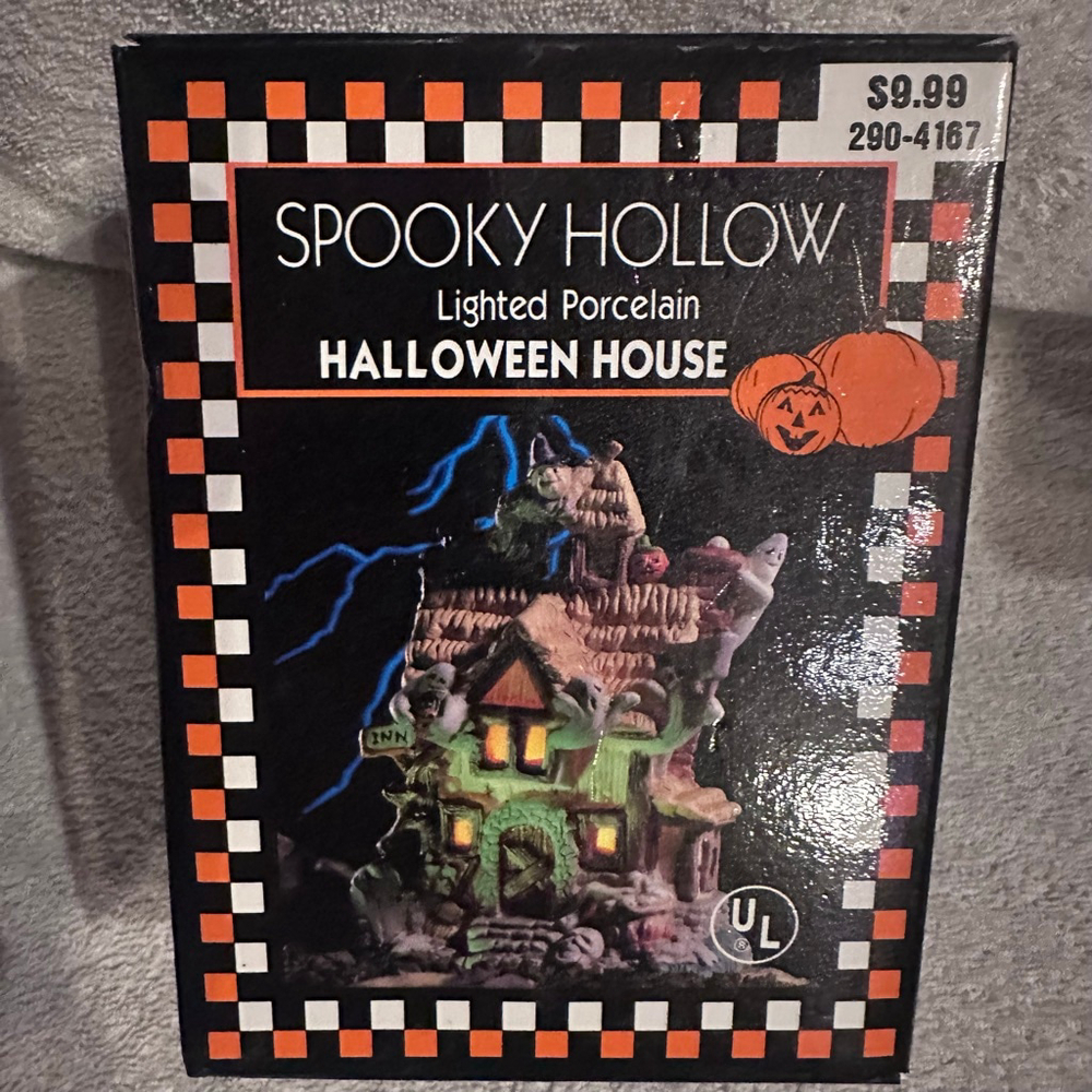 Vintage 1996 Spooky Hollow Lighted Porcelain Halloween House Plug In